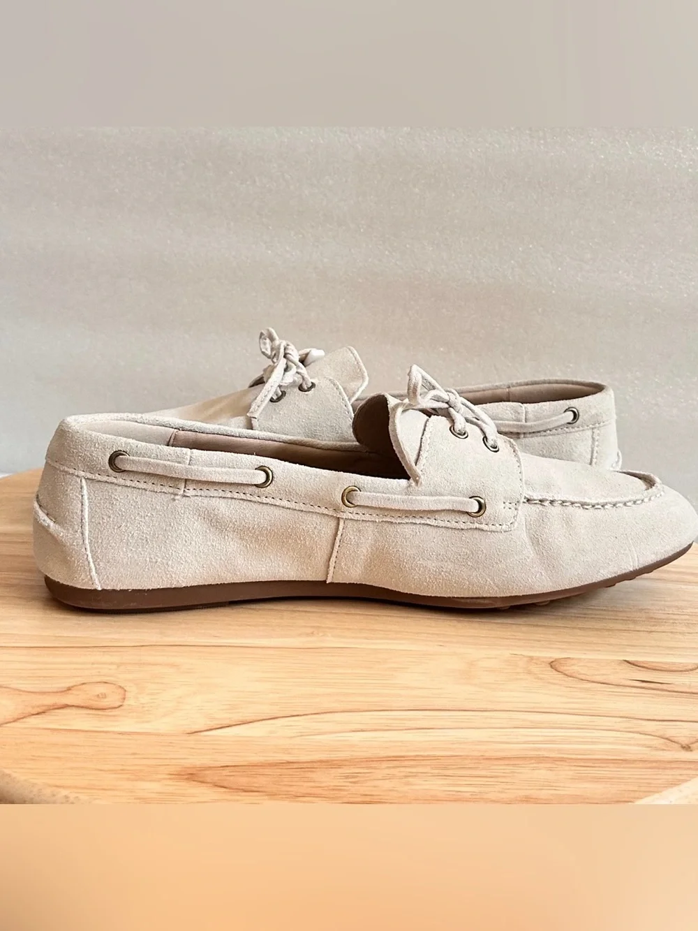 NWOT. Lucky Brand Men’s Light Cream Leather Suede Boat Shoes Size 8.5M